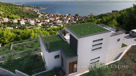 Villa for sale in Omiš