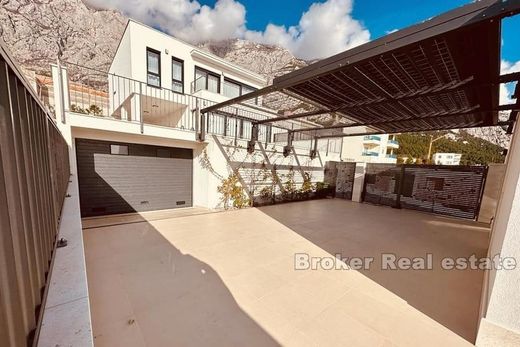 Villa Makarska, Town of Makarska