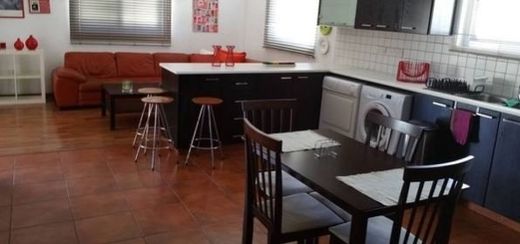 Villa for sale in Ágios Dométios