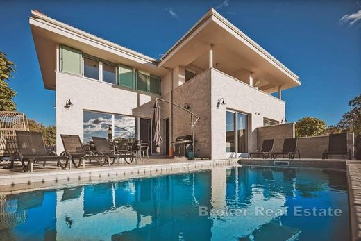 Villa en Krk, Grad Krk