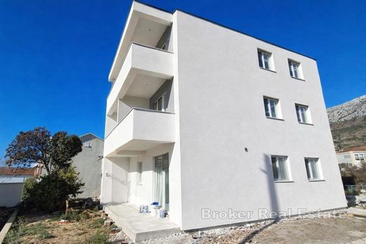 Apartment in Kaštel Sućurac, Kaštela