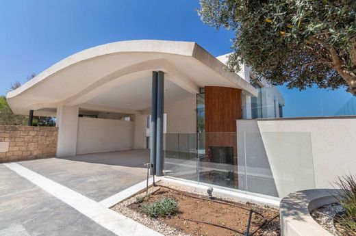 Villa in Chlórakas, Paphos District