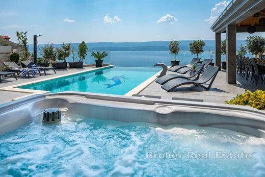 Omiš, Grad Omišのヴィラ