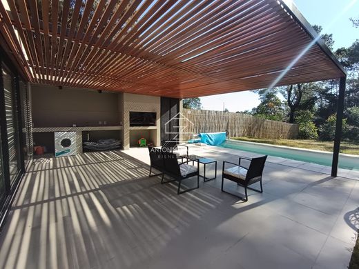 Detached House in Punta Ballena, Maldonado