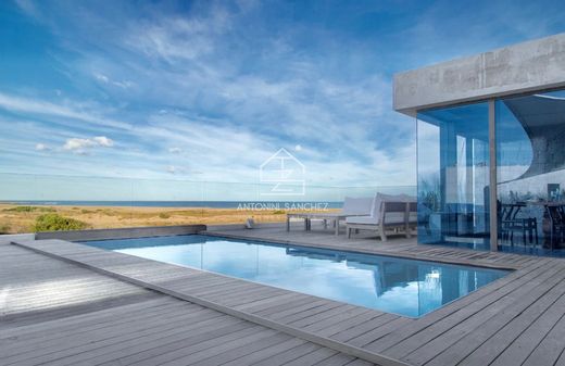Detached House in Manantiales, Maldonado