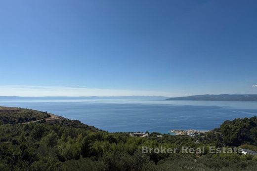 Willa w Makarska, Town of Makarska