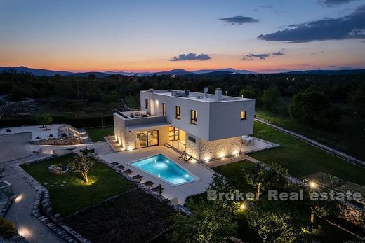Villa in Sinj, Grad Sinj