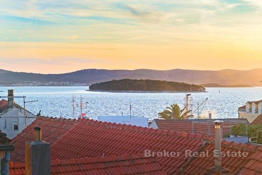 Villa a Biograd na Moru, Grad Biograd na Moru