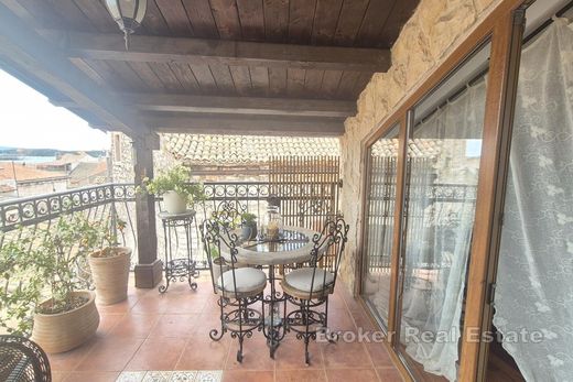 Villa in Sibenik, Veliki Grđevac