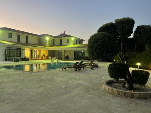 Villa en Dromolaxia-Meneou Municipality, Dromolaxia-Meneou