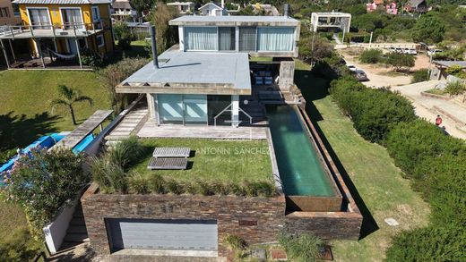 Detached House in Punta Ballena, Maldonado