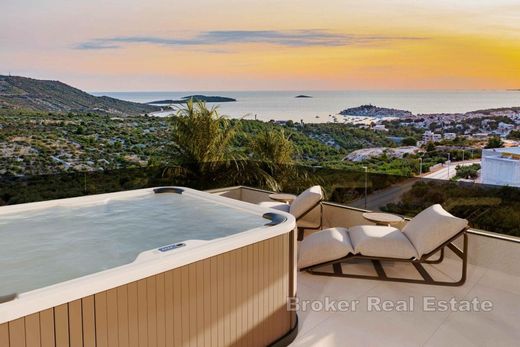 아파트 / Primošten, Sibenik-Knin