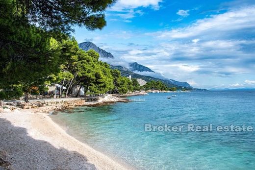 Daire Makarska, Town of Makarska