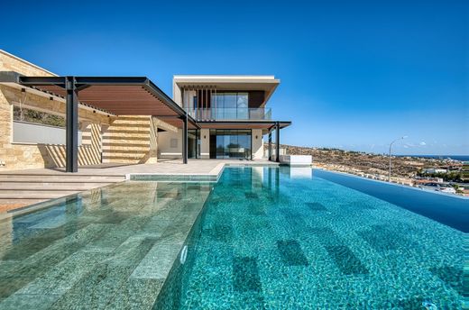 Villa for sale in Mouttagiáka