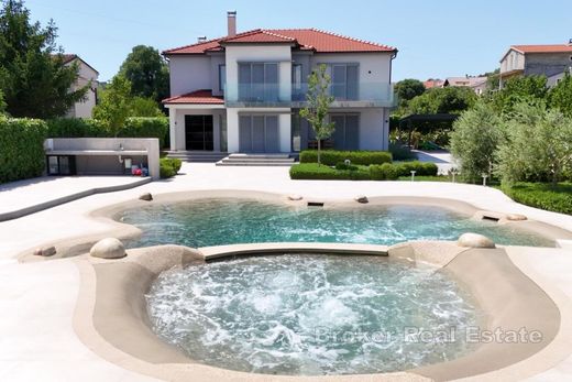 Villa in Sibenik, Veliki Grđevac