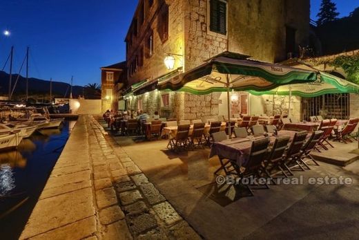 Office for sale in Hvar