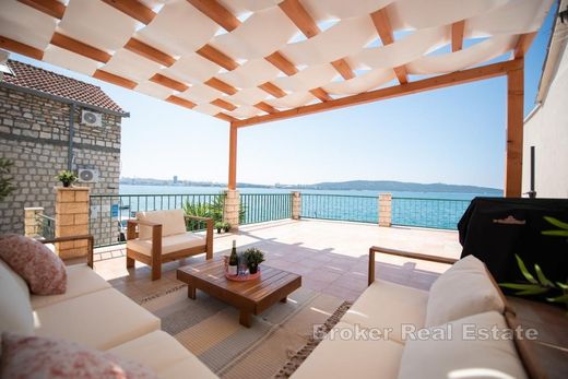 Kaštel Sućurac, Kaštelaのヴィラ