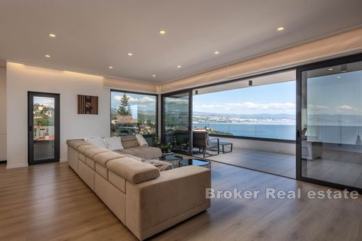 Apartment for sale in Opatija