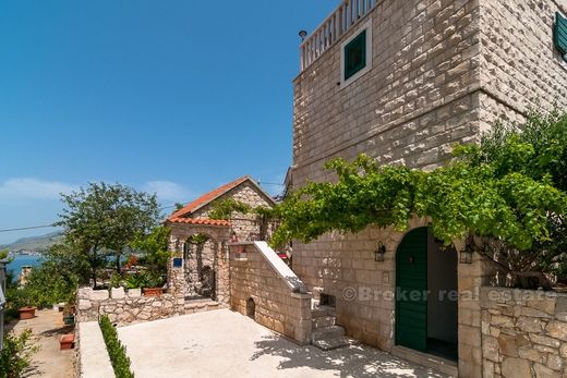 Villa in Omiš, Grad Omiš