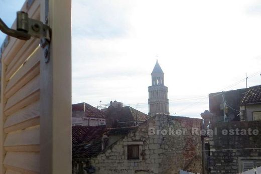 Willa w Split, Grad Split