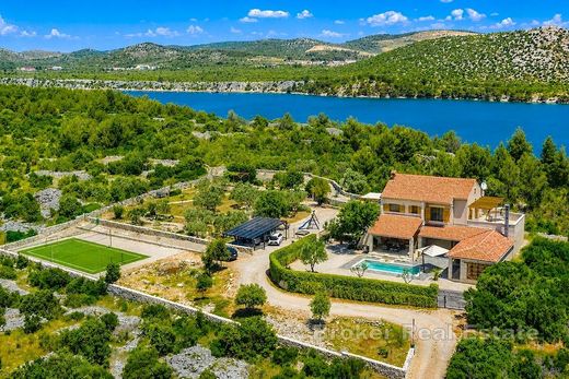Villa in Sibenik, Veliki Grđevac