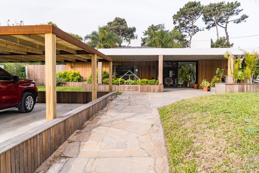 Detached House in Punta del Este, Punta Del Este