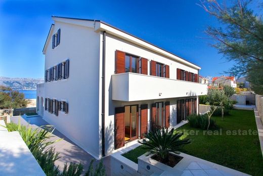 Villa à Brac, Split-Dalmatia