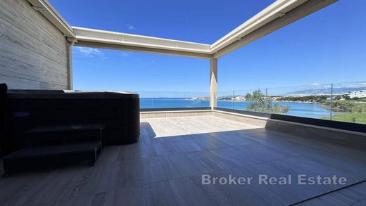 Apartment for sale in Pag