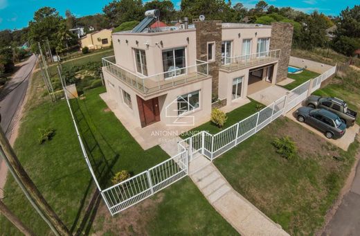 Casa en La Barra, San Carlos