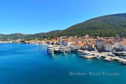 Loft en Vis, Town of Vis