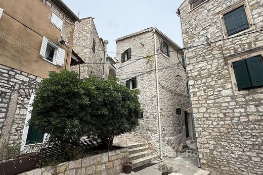 Villa in Sibenik, Veliki Grđevac
