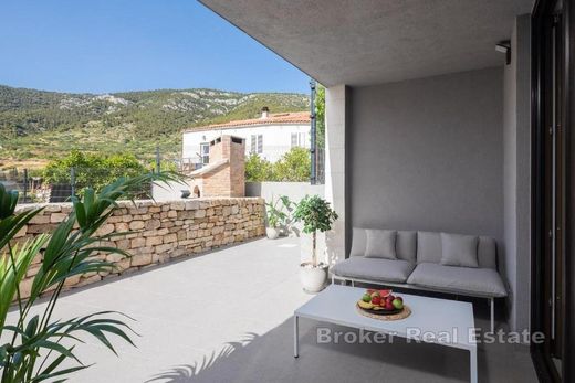 빌라 / Vis, Town of Vis