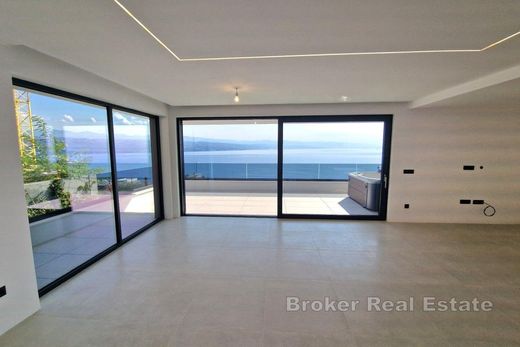 Apartment for sale in Opatija