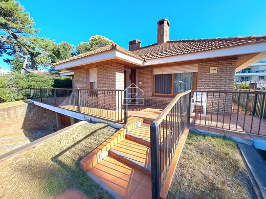 Detached House in Punta del Este, Punta Del Este