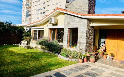 Detached House in Punta del Este, Punta Del Este