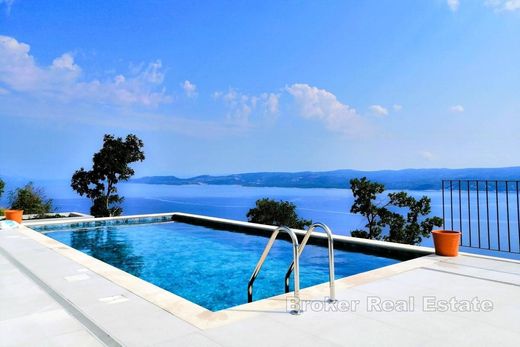 Villa à Omiš, Grad Omiš