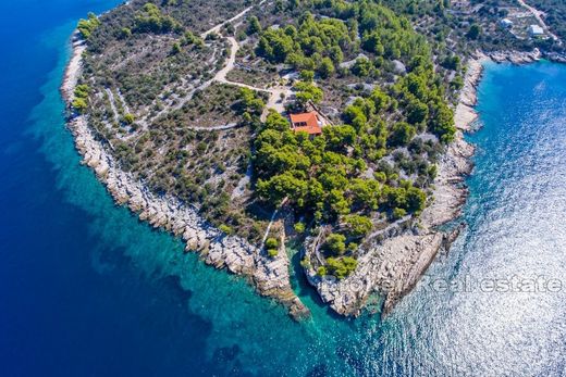 Villa for sale in Drvenik