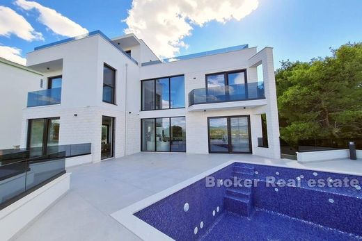 Villa en Čiovo, Grad Trogir