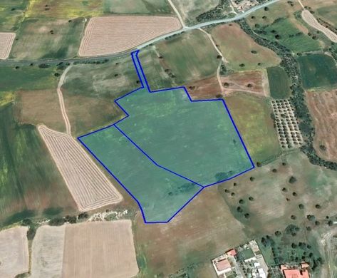 Land for sale in Ágios Theódoros