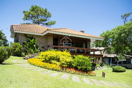 Dom jednorodzinny w Punta del Este, Punta Del Este