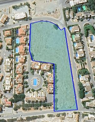 Land for sale in Parekklisha