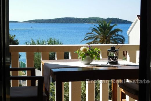 Villa en Vis, Town of Vis