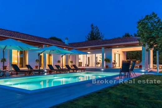 Villa in Sibenik, Veliki Grđevac