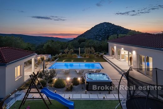 Villa in Pakoštane, Zadar