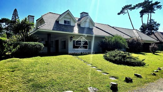 Detached House in Punta del Este, Punta Del Este