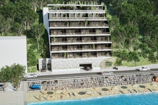 아파트 / Omiš, Grad Omiš