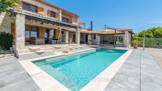 Villa in Sibenik, Veliki Grđevac