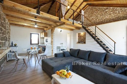 Βίλα σε Kaštel Sućurac, Kaštela