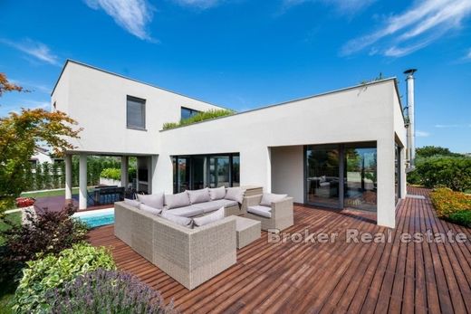 Villa a Umago, Grad Umag