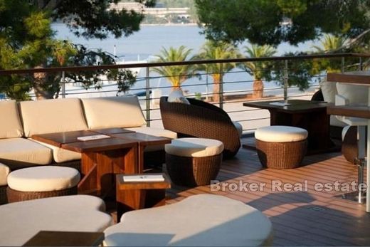 Office for sale in Hvar